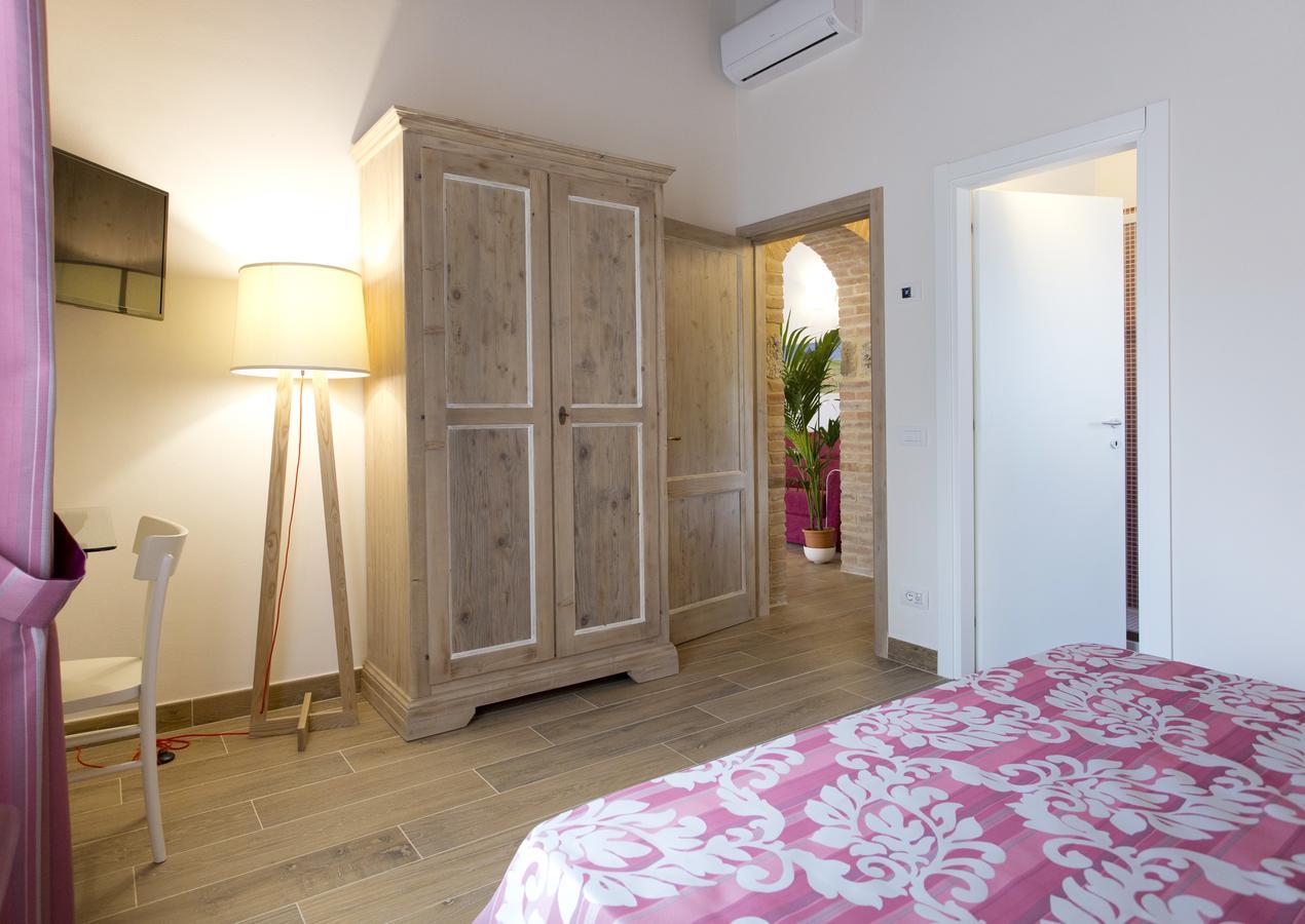 Casale San Galgano Aparthotel คิวส์ดีโน ภายนอก รูปภาพ
