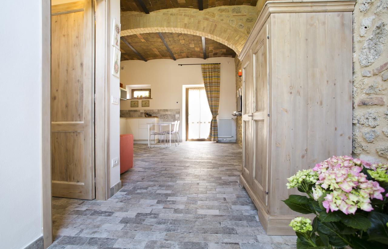Casale San Galgano Aparthotel คิวส์ดีโน ภายนอก รูปภาพ