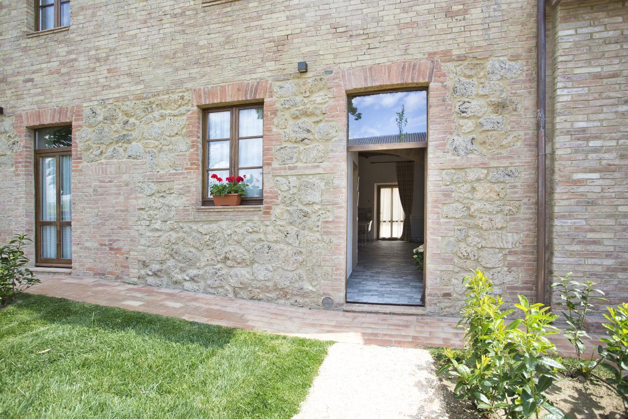 Casale San Galgano Aparthotel คิวส์ดีโน ภายนอก รูปภาพ