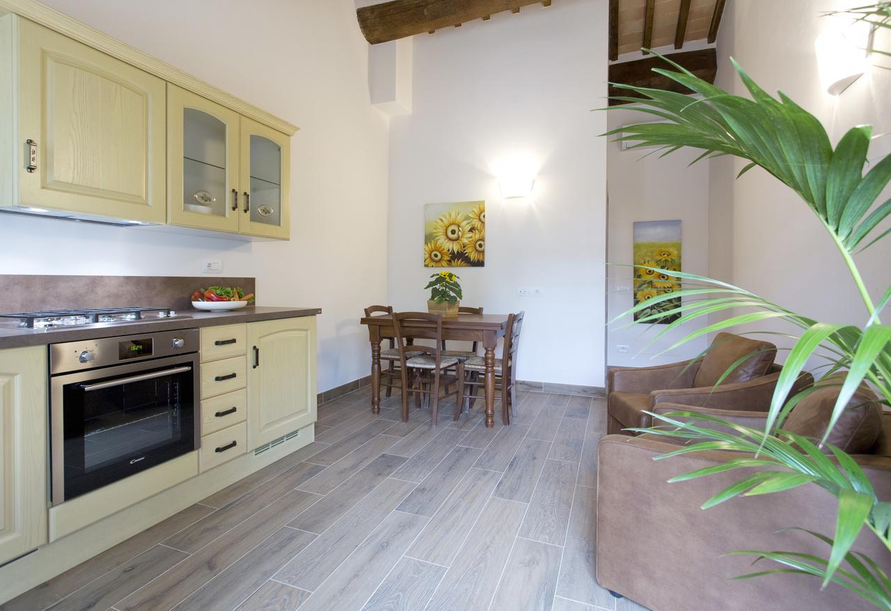 Casale San Galgano Aparthotel คิวส์ดีโน ภายนอก รูปภาพ
