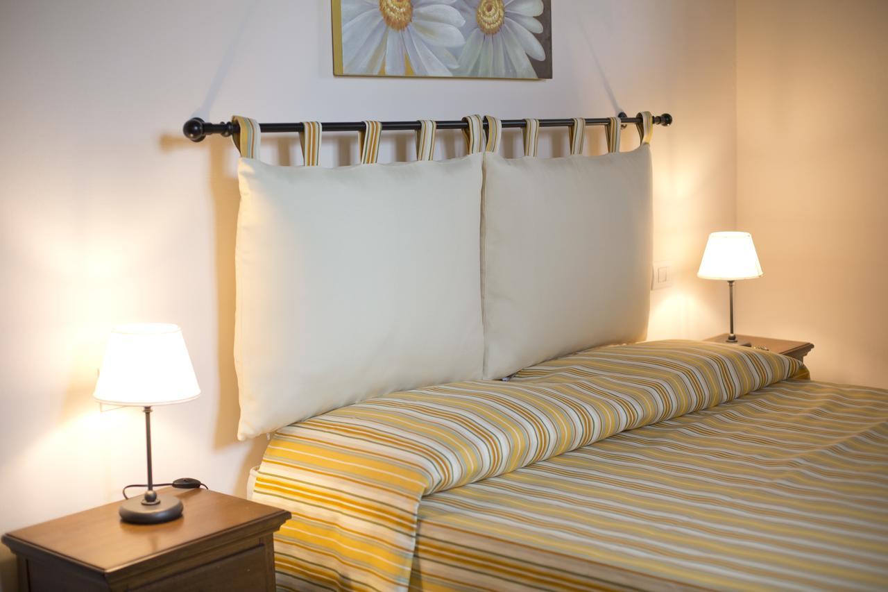 Casale San Galgano Aparthotel คิวส์ดีโน ภายนอก รูปภาพ