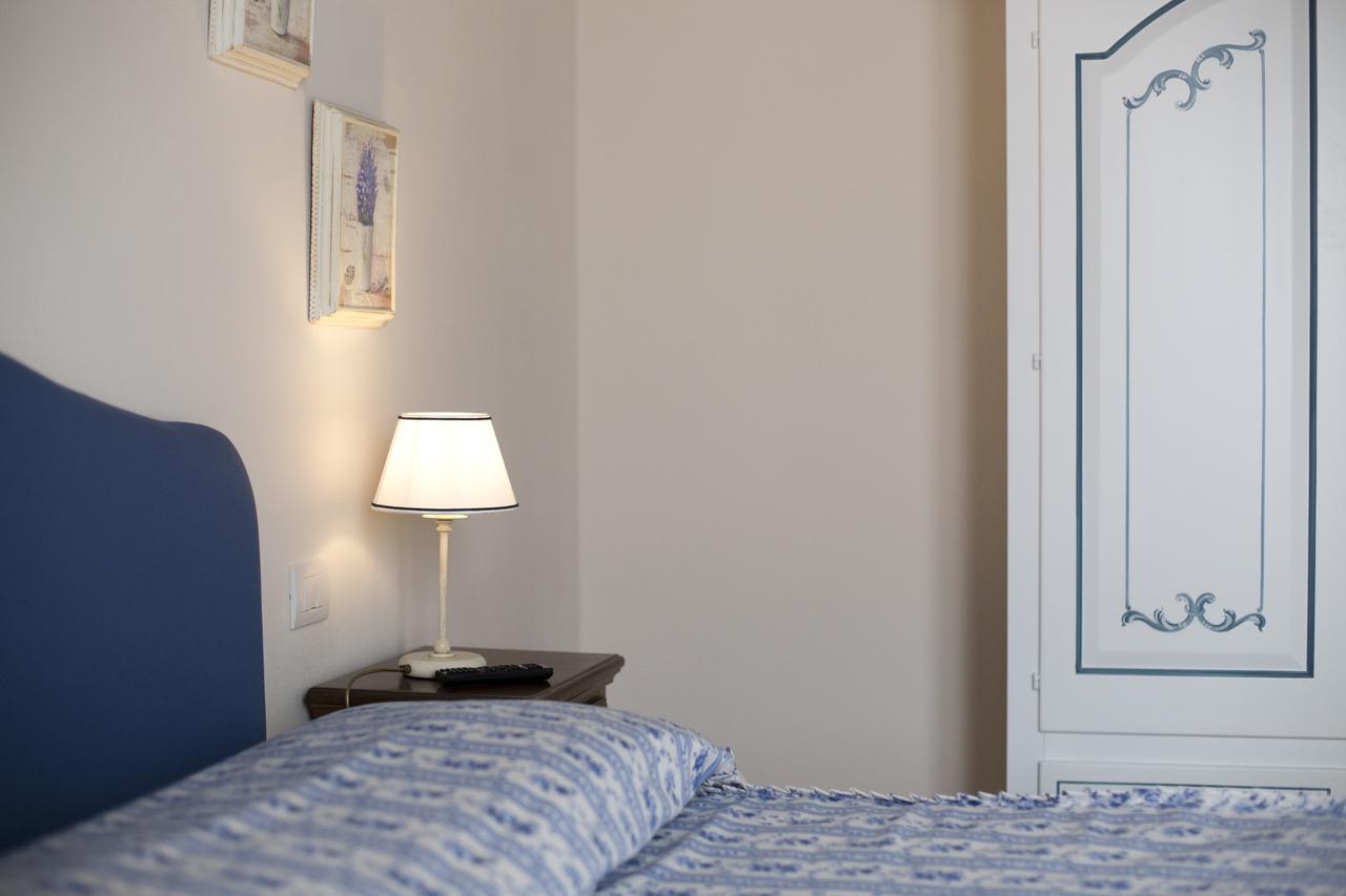 Casale San Galgano Aparthotel คิวส์ดีโน ภายนอก รูปภาพ