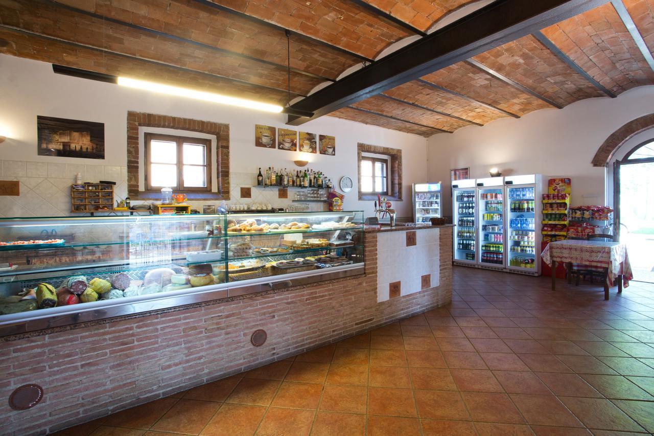 Casale San Galgano Aparthotel คิวส์ดีโน ภายนอก รูปภาพ