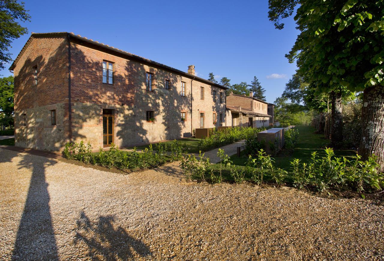 Casale San Galgano Aparthotel คิวส์ดีโน ภายนอก รูปภาพ
