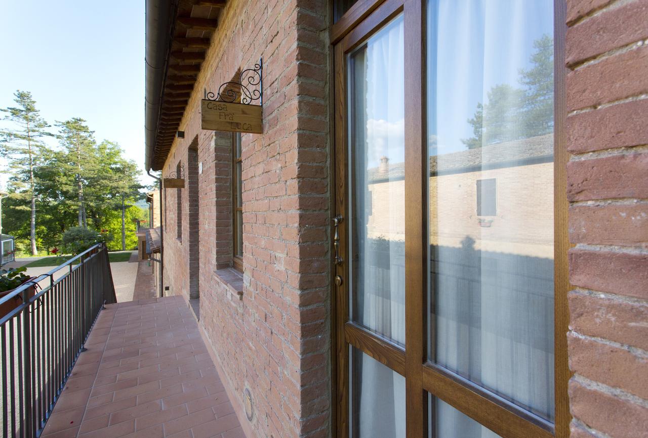 Casale San Galgano Aparthotel คิวส์ดีโน ภายนอก รูปภาพ