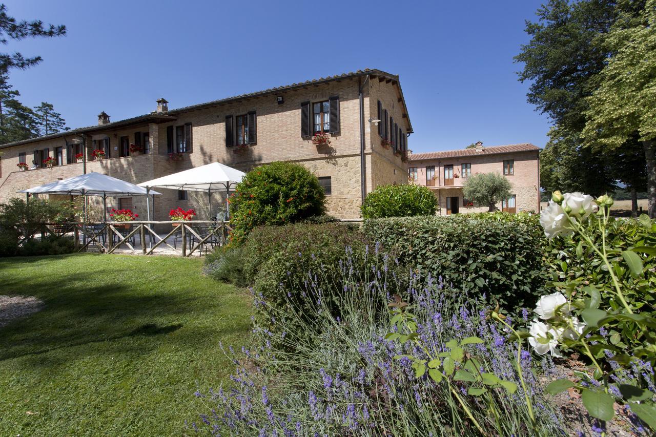 Casale San Galgano Aparthotel คิวส์ดีโน ภายนอก รูปภาพ