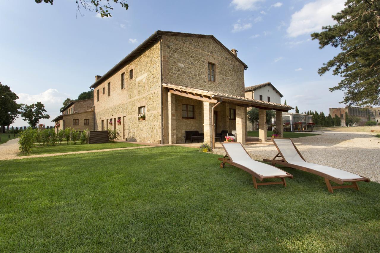 Casale San Galgano Aparthotel คิวส์ดีโน ภายนอก รูปภาพ
