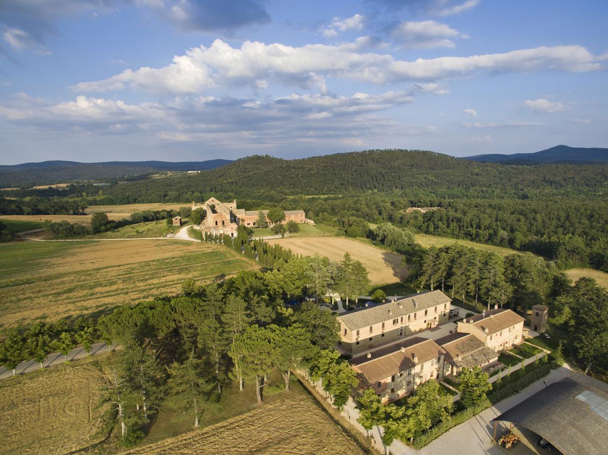 Casale San Galgano Aparthotel คิวส์ดีโน ภายนอก รูปภาพ