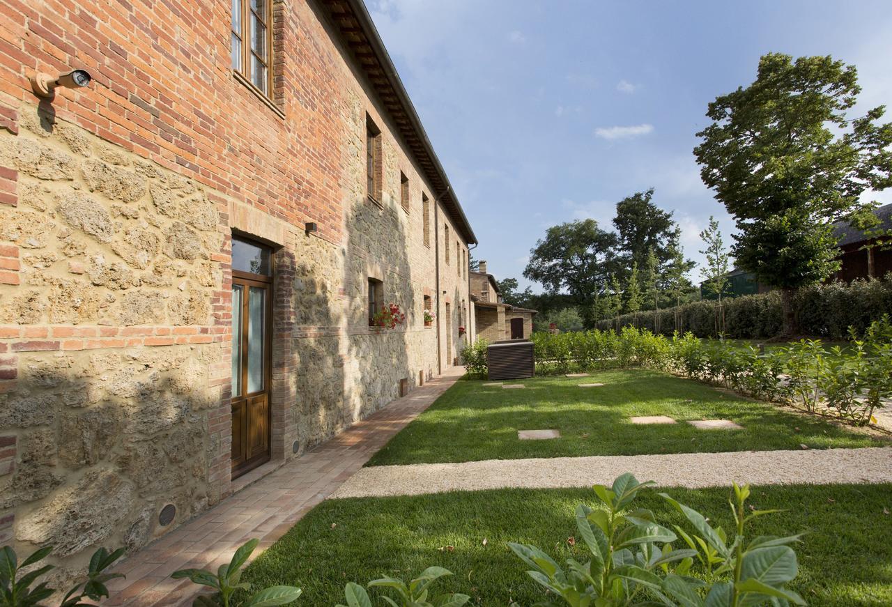 Casale San Galgano Aparthotel คิวส์ดีโน ภายนอก รูปภาพ