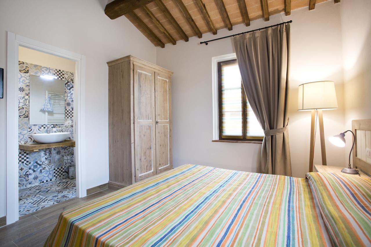 Casale San Galgano Aparthotel คิวส์ดีโน ภายนอก รูปภาพ